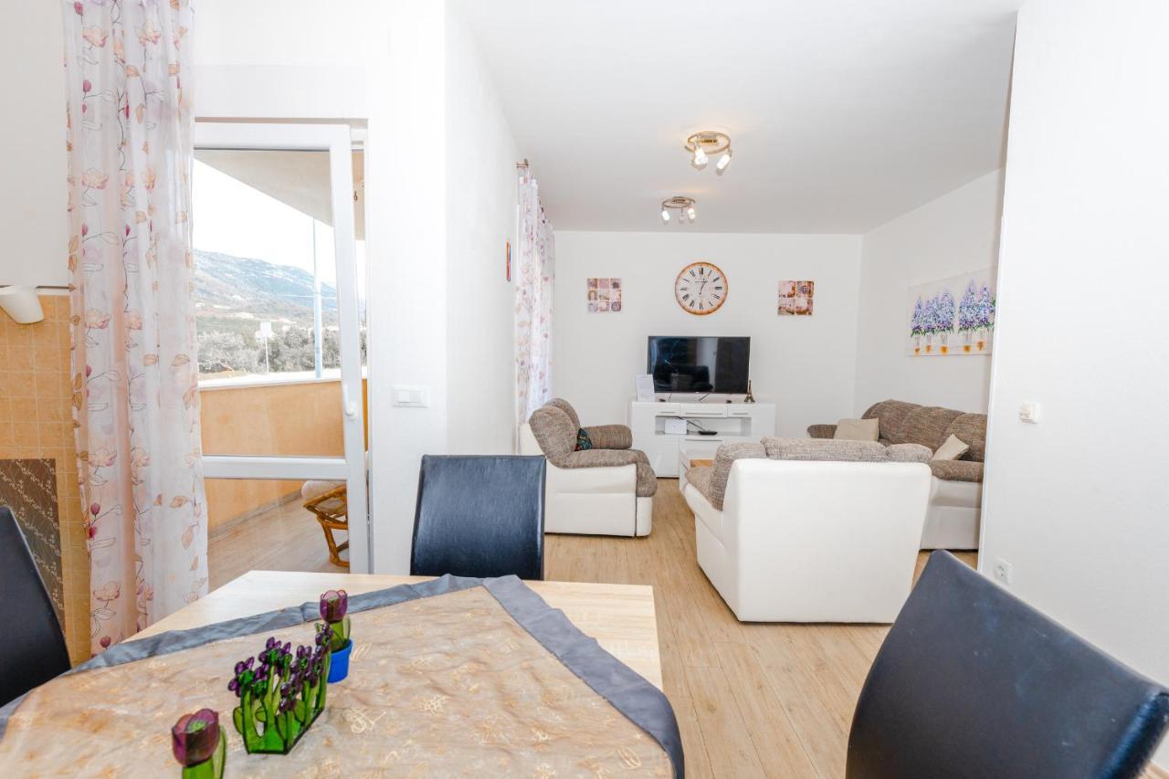 Spacious 2-Bedroom Apartment With Terrace And Parking Цавтат Экстерьер фото